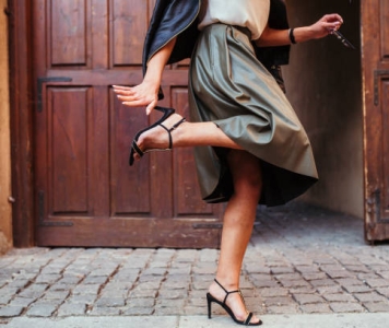 stylish-skirts-that-every-woman-should-have-in-her-closet